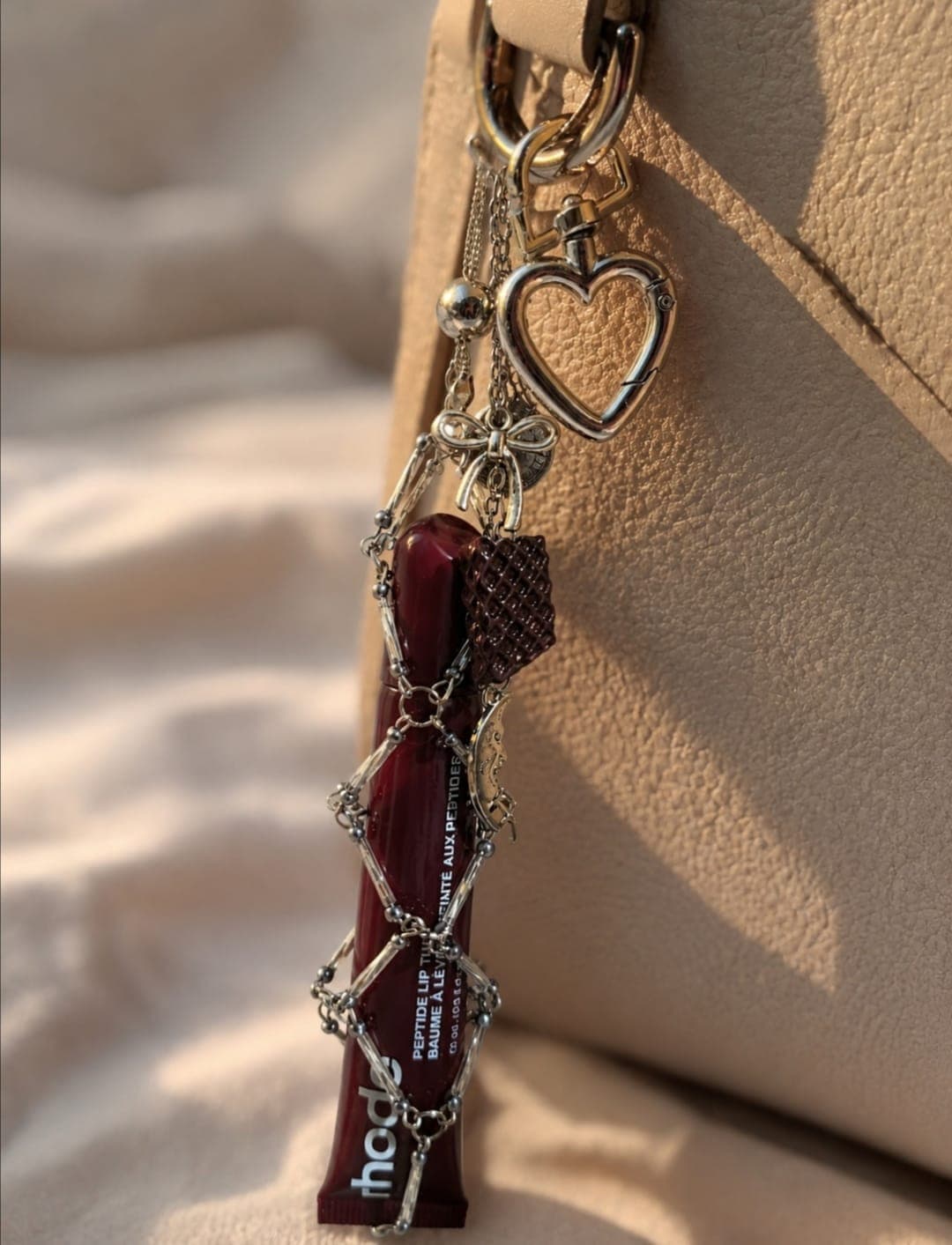 Lip gloss chain